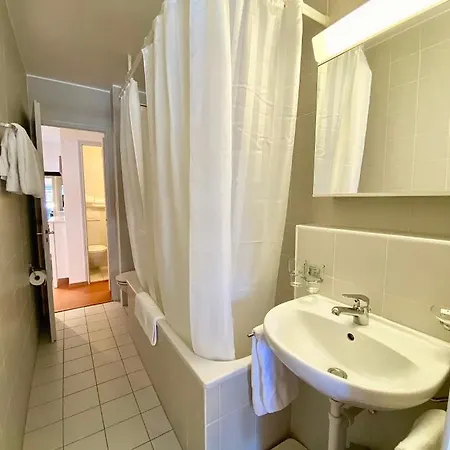 Apartment Near The And Center !